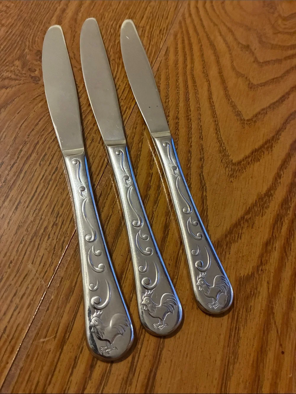 Butter Knife Set in Silver with Rooster Motif (Set of 3)